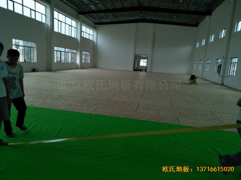 湖北鄢家河三組籃球館運動地板鋪設案例2