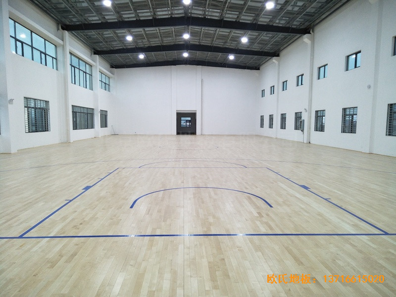 湖北鄢家河三組籃球館運動地板鋪設案例5