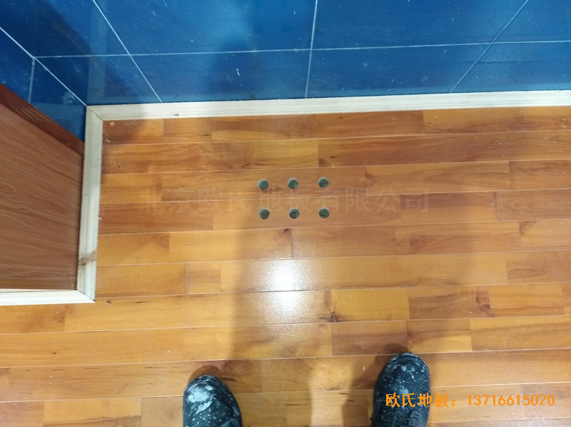 湖南婁底市建設銀行羽毛球館體育地板鋪裝案例3