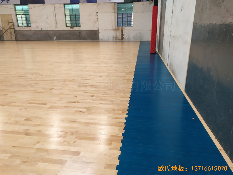 福建一通汽車修理有限公司籃球館運動木地板鋪裝案例4
