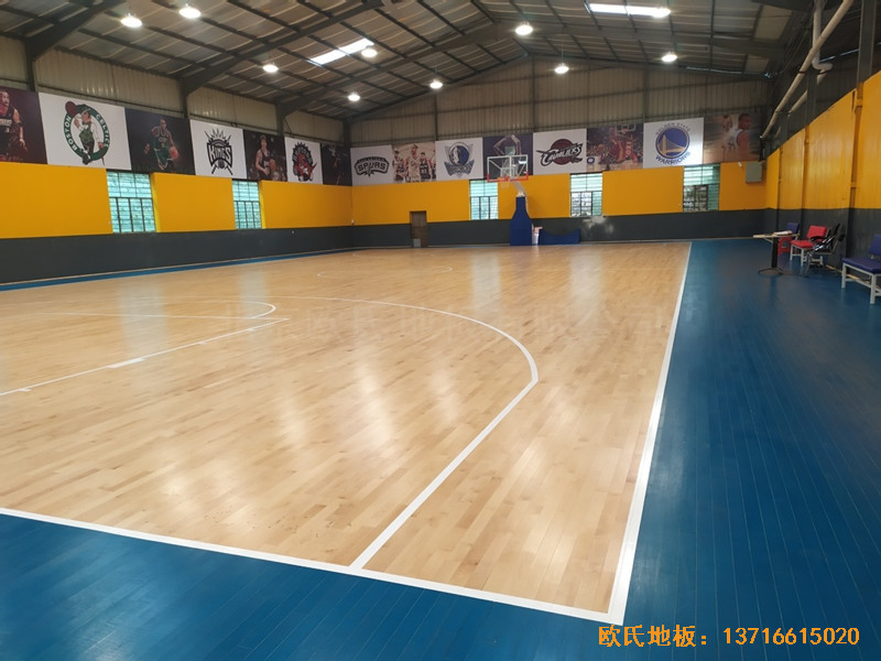 福建一通汽車修理有限公司籃球館運動木地板鋪裝案例5
