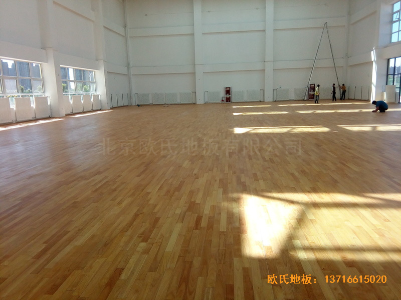 銀川北師大銀川小學(xué)籃球館運(yùn)動(dòng)木地板鋪裝案例3
