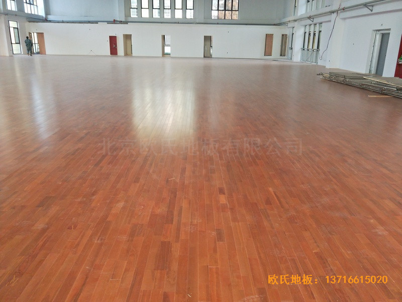 安徽上派學區(qū)中心學校籃球館體育地板施工案例2